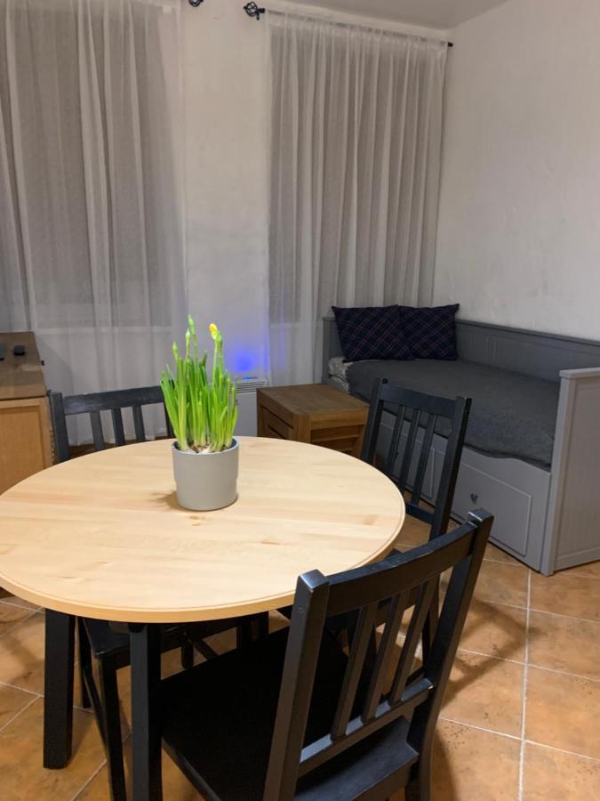 Old Studio Apartment Βίλνιους Εξωτερικό φωτογραφία