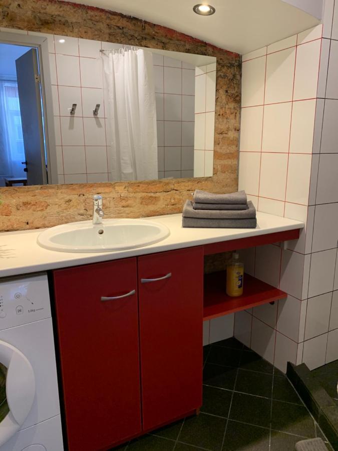 Old Studio Apartment Βίλνιους Εξωτερικό φωτογραφία
